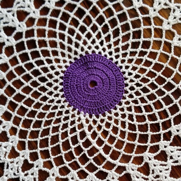 Vintage Style New Hand Crafted Cluster Pineapple Doily, Purple & White, 25 1/2" - Picture 4 of 5
